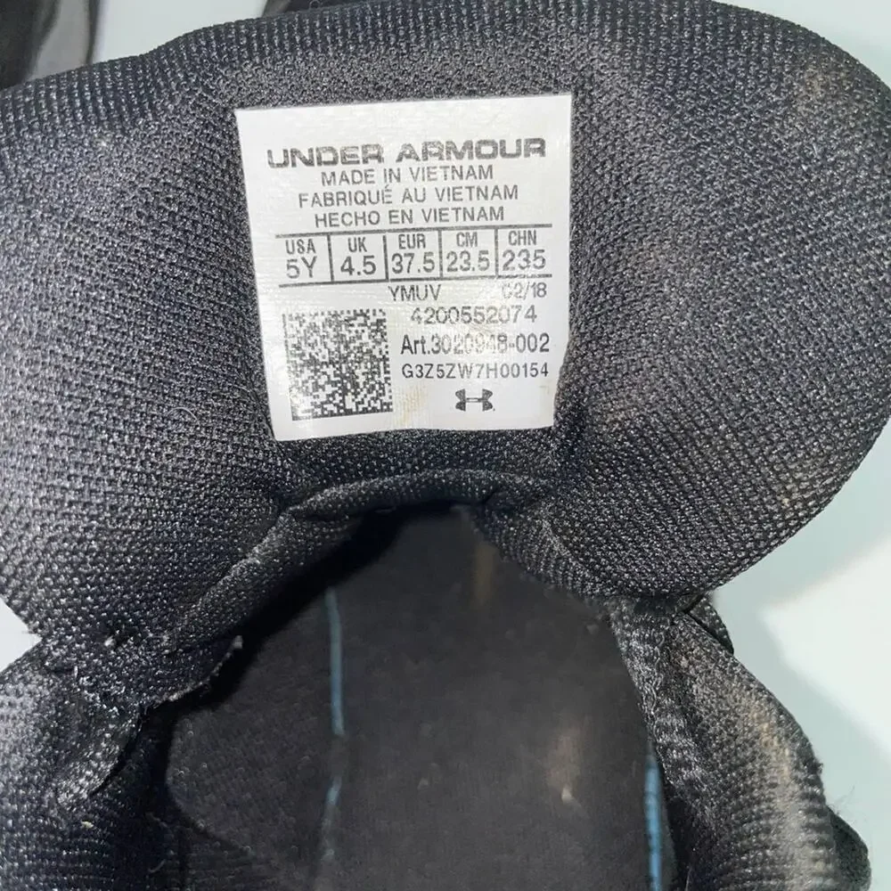 Under Armour‎ High Top Sneaker Black Grey Youth 5 Lace Up Basketball Shoe